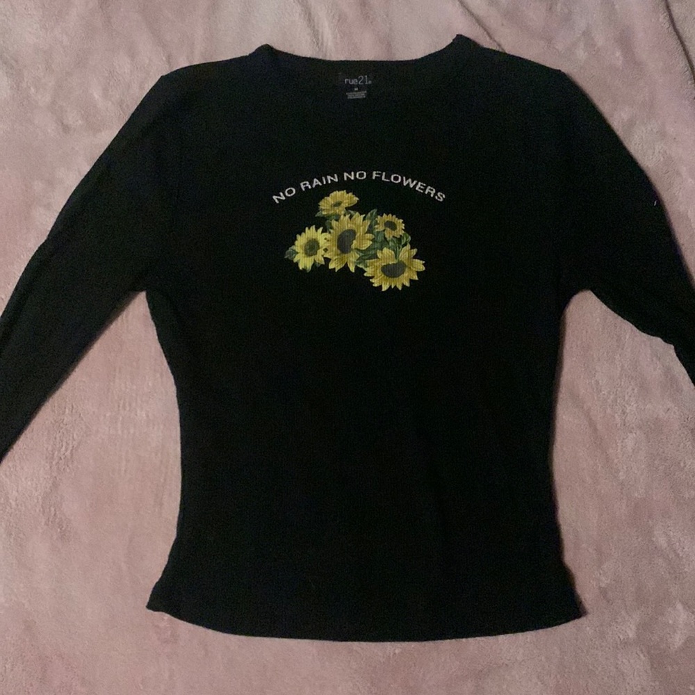 Medium, long sleeve, fitted top